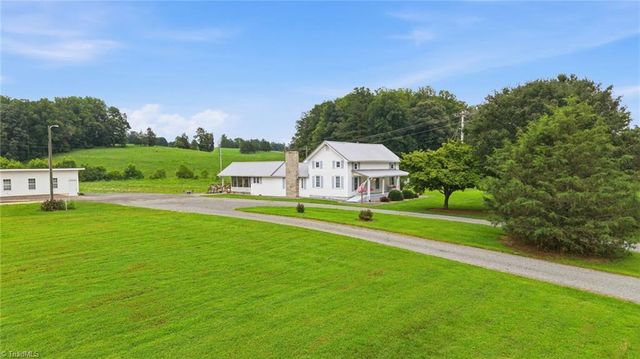 1824 Binkley Road, East Bend, NC 27018