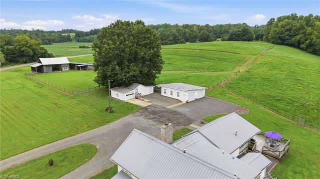 1824 Binkley Road, East Bend, NC 27018
