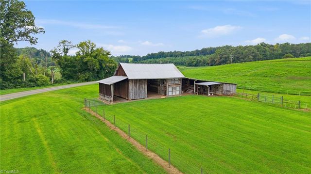1824 Binkley Road, East Bend, NC 27018