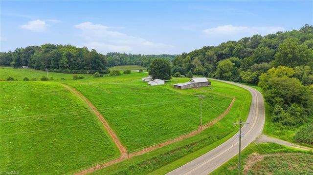 1824 Binkley Road, East Bend, NC 27018