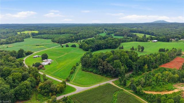 1824 Binkley Road, East Bend, NC 27018
