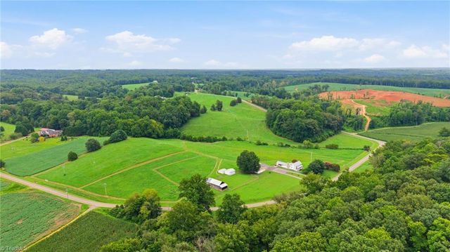 1824 Binkley Road, East Bend, NC 27018