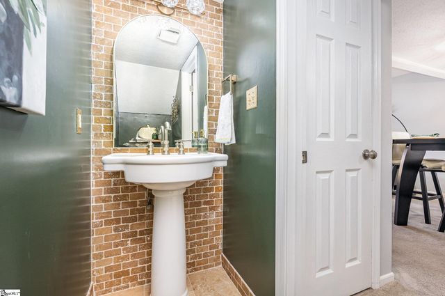 22 Hidden Springs Road, Spartanburg, SC 29302