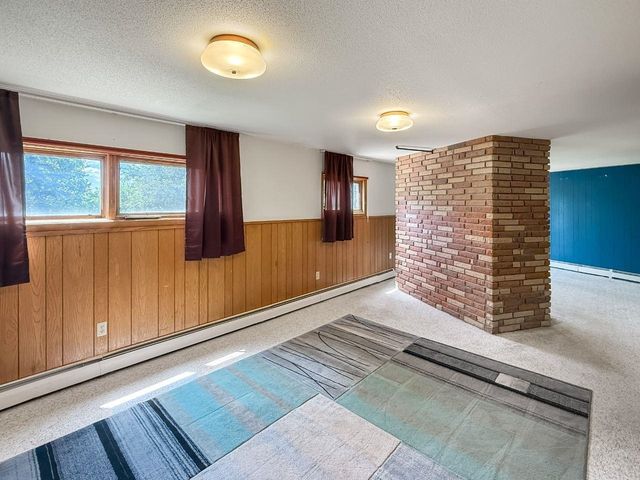 2021 IDA MAE CT, Minot, ND 58703