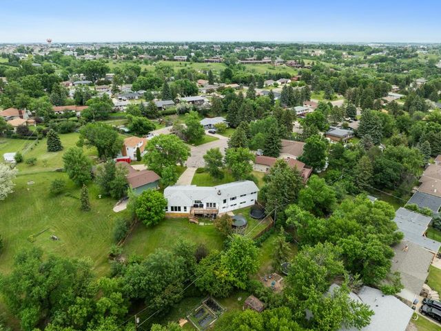 2021 IDA MAE CT, Minot, ND 58703