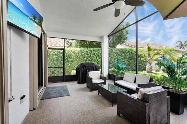 10393 Lexington Circle S, Boynton Beach, FL 33436