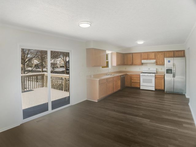 100 Gold Dust Court, Delaware, OH 43015