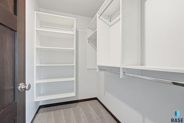 6125 S Bison Pl Place, Sioux Falls, SD 57108