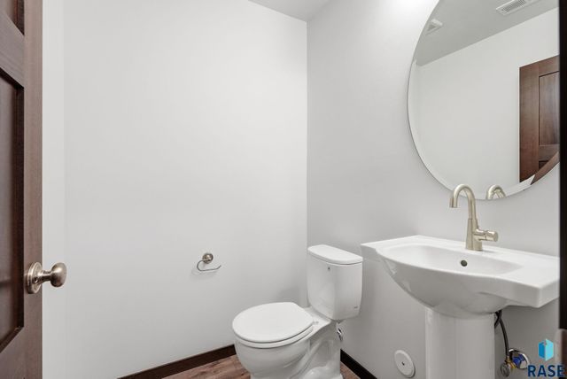 6125 S Bison Pl Place, Sioux Falls, SD 57108