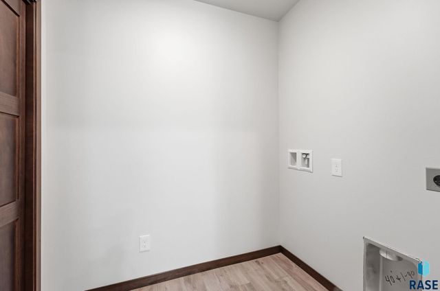 6125 S Bison Pl Place, Sioux Falls, SD 57108