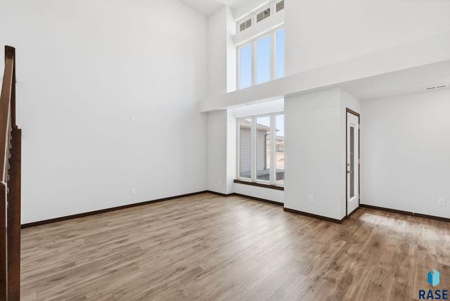 6125 S Bison Pl Place, Sioux Falls, SD 57108