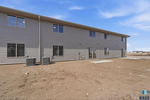 6125 S Bison Pl Place, Sioux Falls, SD 57108