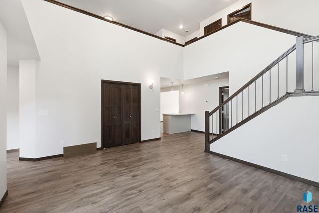 6125 S Bison Pl Place, Sioux Falls, SD 57108