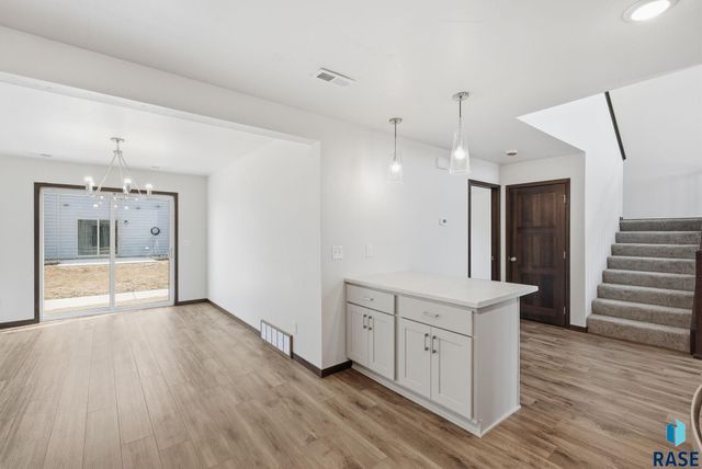 6125 S Bison Pl Place, Sioux Falls, SD 57108