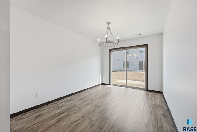 6125 S Bison Pl Place, Sioux Falls, SD 57108