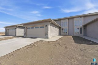6125 S Bison Pl Place, Sioux Falls, SD 57108