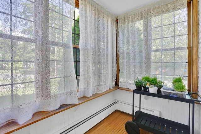 111 Magnolia Ter, Springfield, MA 01108
