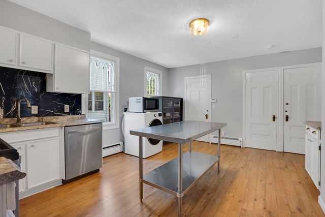 111 Magnolia Ter, Springfield, MA 01108