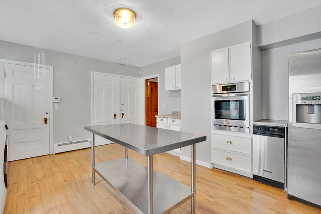 111 Magnolia Ter, Springfield, MA 01108
