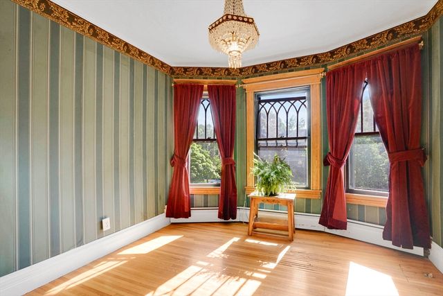 111 Magnolia Ter, Springfield, MA 01108