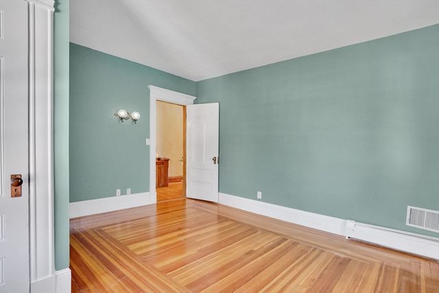 111 Magnolia Ter, Springfield, MA 01108