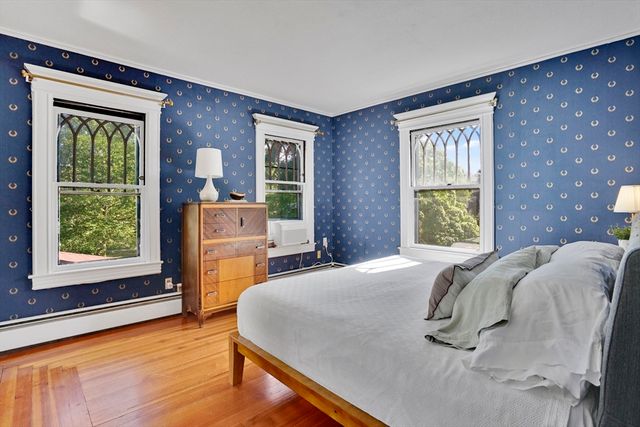 111 Magnolia Ter, Springfield, MA 01108