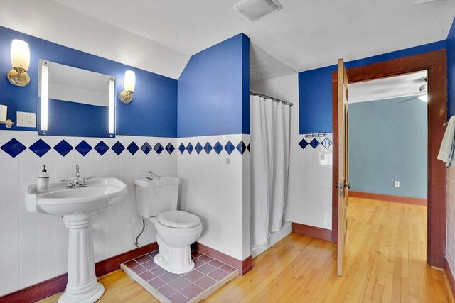 111 Magnolia Ter, Springfield, MA 01108