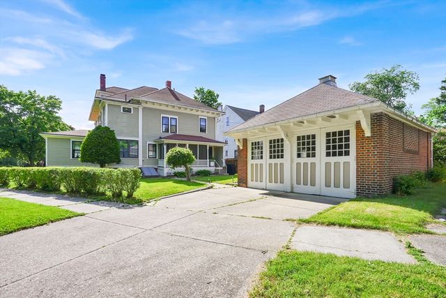 111 Magnolia Ter, Springfield, MA 01108