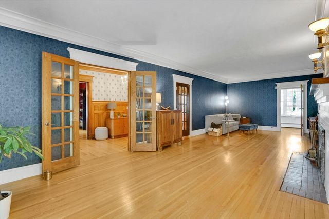 111 Magnolia Ter, Springfield, MA 01108