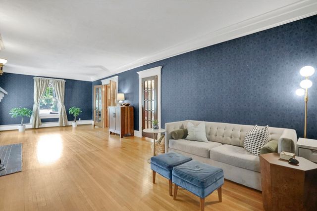 111 Magnolia Ter, Springfield, MA 01108