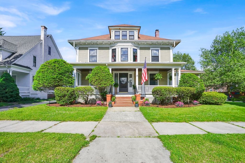 111 Magnolia Ter, Springfield, MA 01108