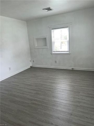 175 W Seaview Ave Apt 1, Norfolk, VA 23503