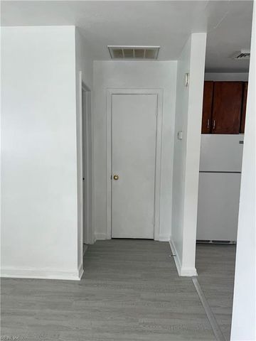 175 W Seaview Ave Apt 1, Norfolk, VA 23503