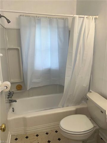175 W Seaview Ave Apt 1, Norfolk, VA 23503