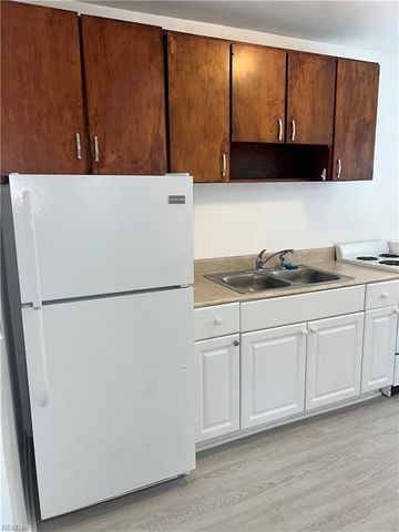175 W Seaview Ave Apt 1, Norfolk, VA 23503