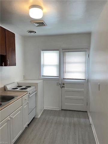175 W Seaview Ave Apt 1, Norfolk, VA 23503