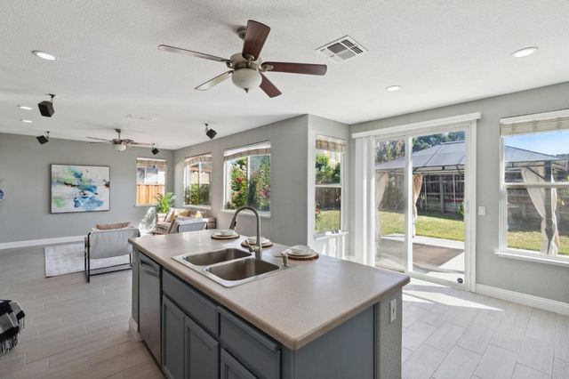 2780 Oxford Ln, Tracy, CA 95377