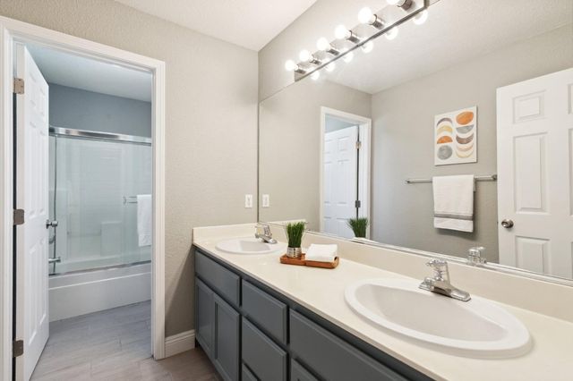 2780 Oxford Ln, Tracy, CA 95377