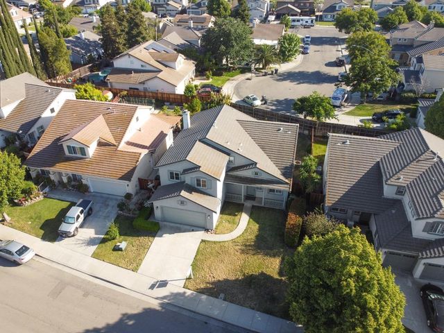2780 Oxford Ln, Tracy, CA 95377