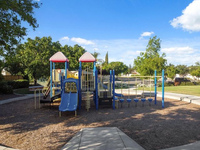 2780 Oxford Ln, Tracy, CA 95377