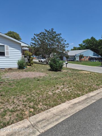 70 Franklin Lane, Whiting, NJ 08759