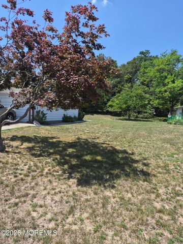 70 Franklin Lane, Whiting, NJ 08759