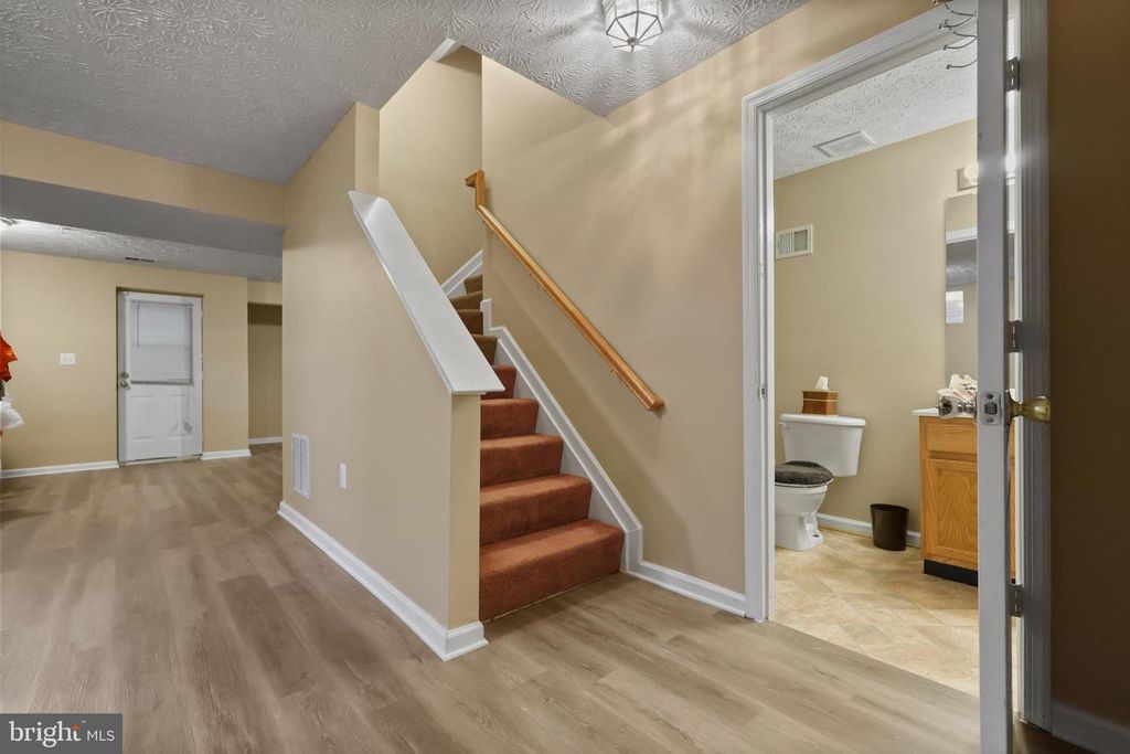 Image 34 of property listing at 9716 PENGUIN PL, Upper Marlboro, MD 20772