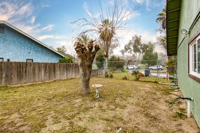 14531 W Kearney Boulevard, Kerman, CA 93630