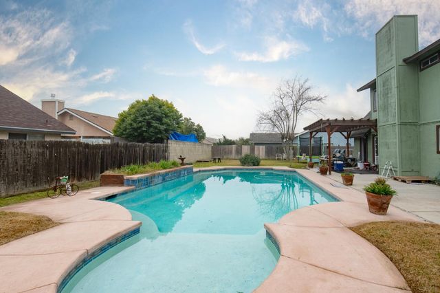 14531 W Kearney Boulevard, Kerman, CA 93630