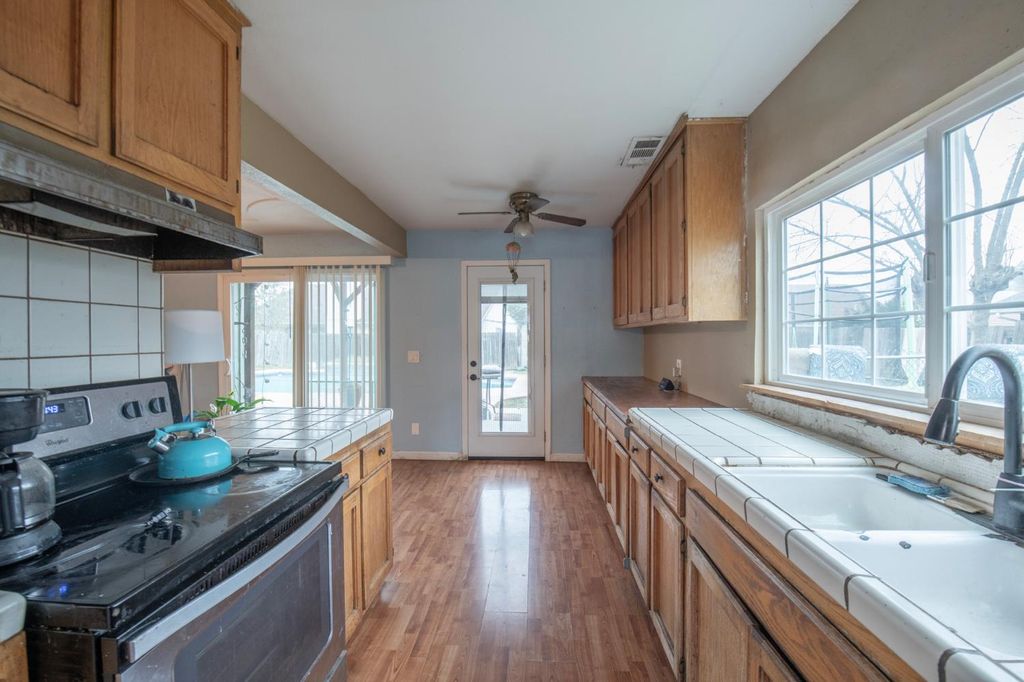 Image 6 of property listing at 14531 W Kearney Boulevard, Kerman, CA 93630