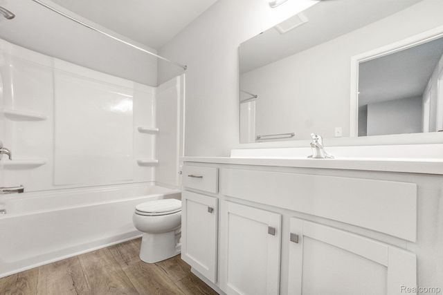 2261 Plum Tree Court, Burton, MI 48519