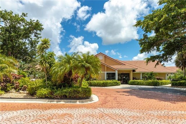 5641 Riverside Dr 202B1, Coral Springs, FL 33067