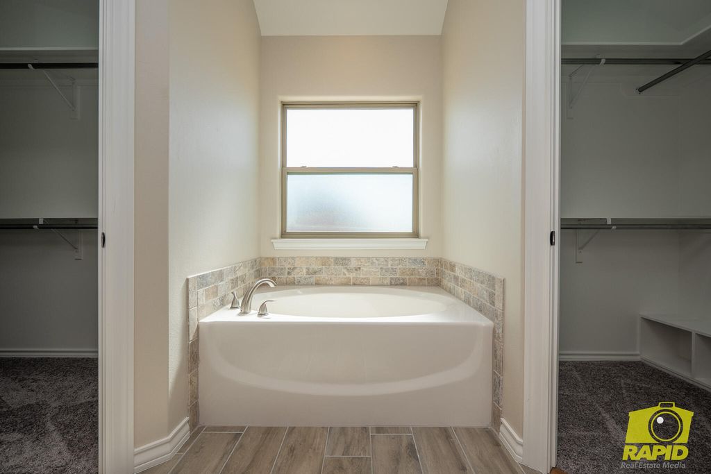 Image 10 of property listing at 9665 Jaguar Trail, San Angelo, TX 76901