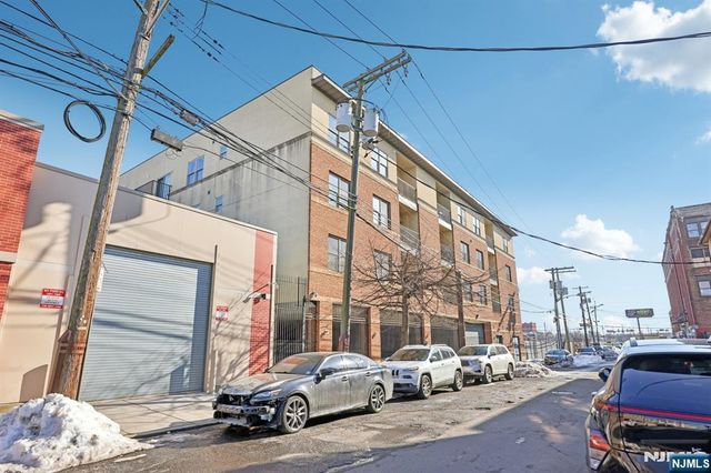 15-19 Tichenor 407, Newark, NJ 07112